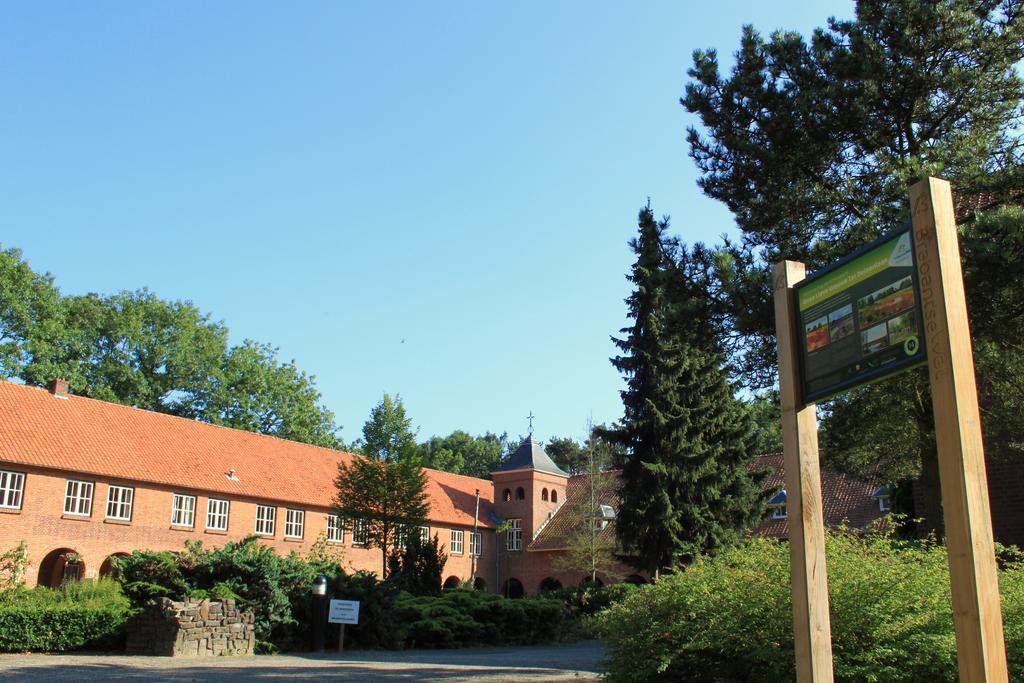Hotel De Volksabdij Ossendrecht Exterior foto